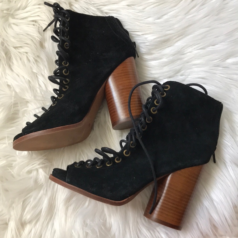Jeffrey Cambell Lace Up Wedge Heel - Picture 3 of 3